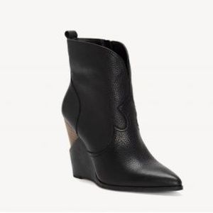 NWT Jessica Simpson Js-Hilrie boots size 7 1/2